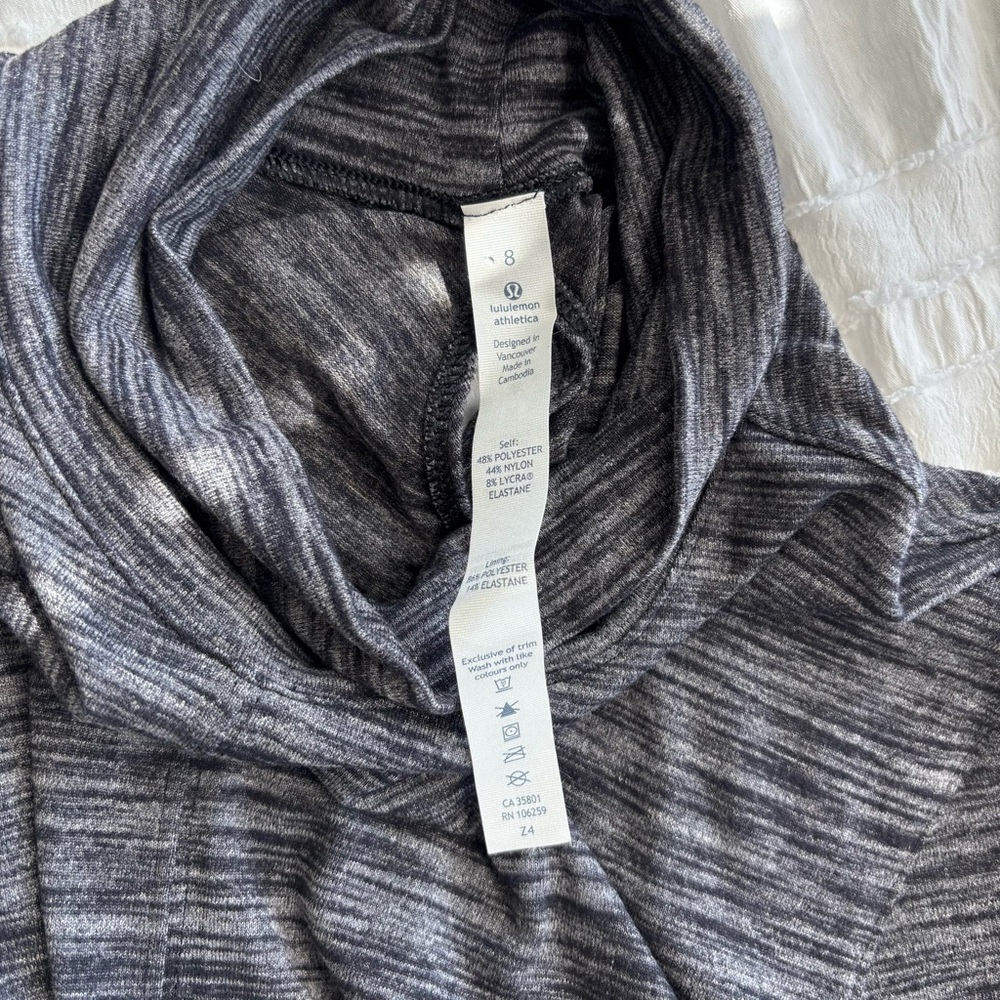 Lululemon & Go Take Off Long Sleeve Mock Neck Top Size 8 - Picture 10 of 10
